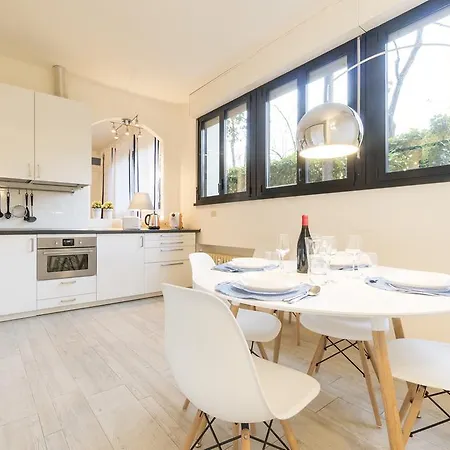 Dante Private Parking Bolonia